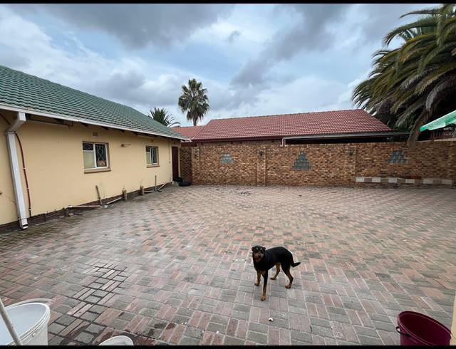 4 BEDROOM FREESTANDING FOR SALE IN BIRCHLEIGH NORTH